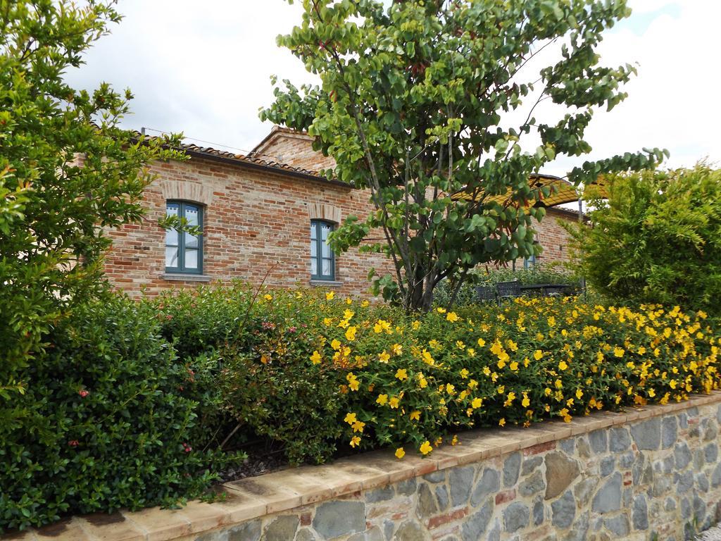 Casa Vacanze La Fiorita Terontola ภายนอก รูปภาพ